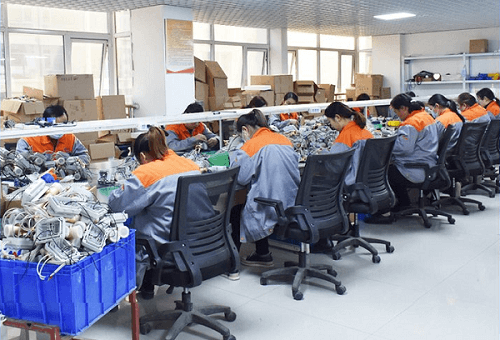 三泰測控水表生產現場